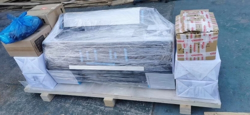 國(guó)外客戶再來(lái)一臺(tái)菲林打印機(jī)打包發(fā)貨